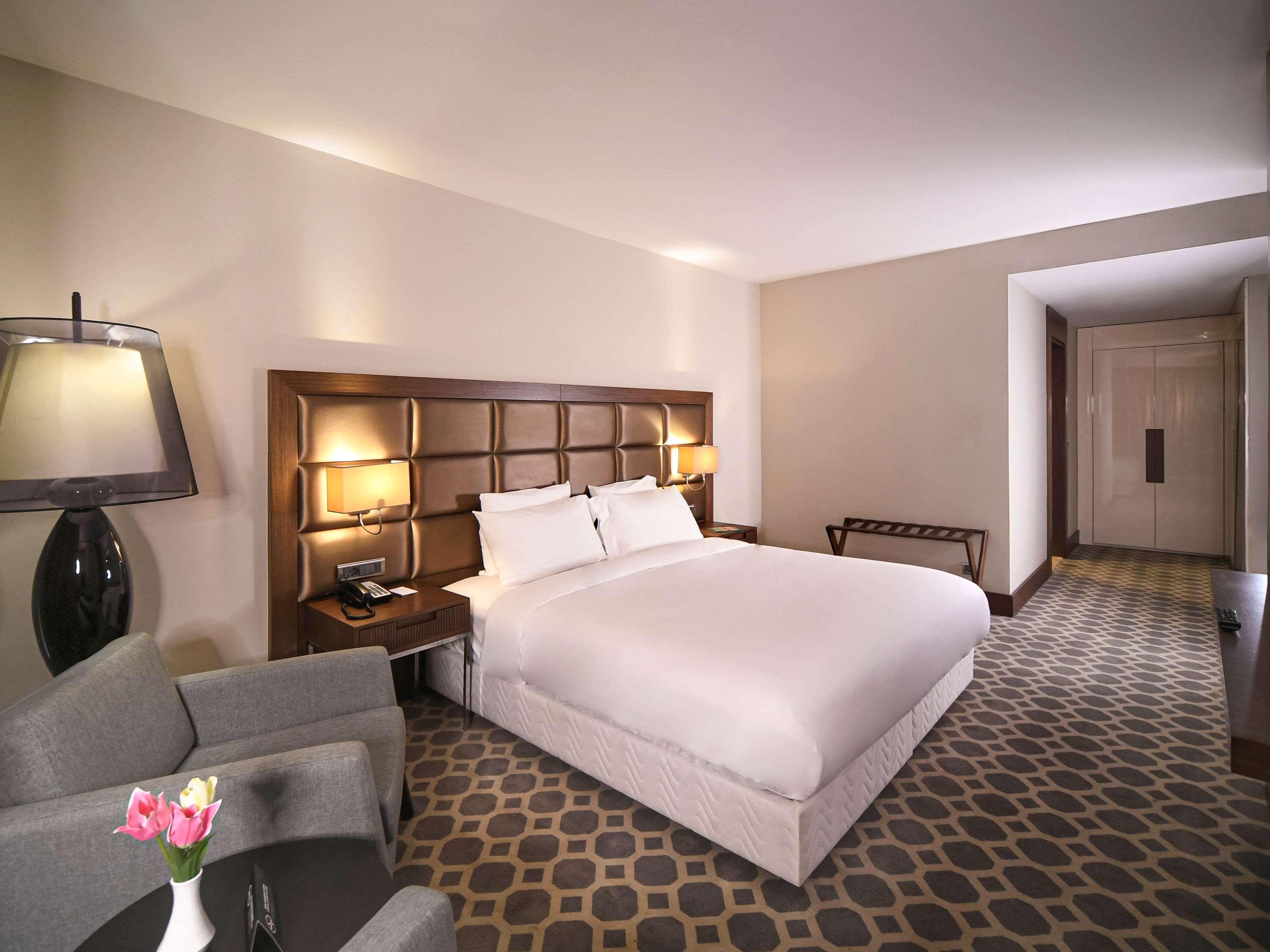 Mercure Istanbul West Hotel&Convention Center Exterior foto