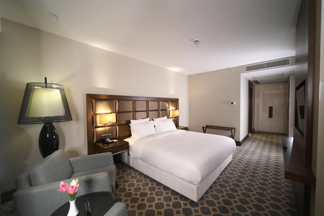 Mercure Istanbul West Hotel&Convention Center Exterior foto